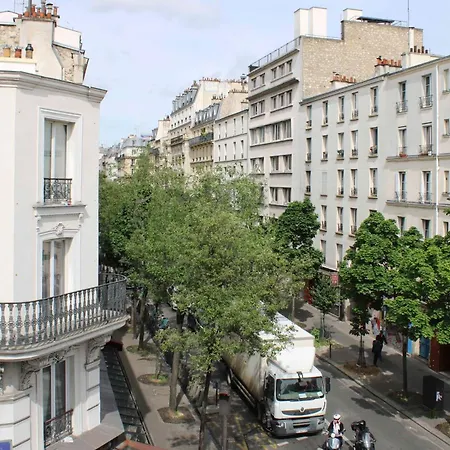 Beautiful Close To Montmartre París